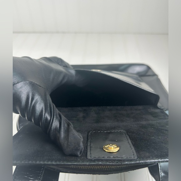 Gucci Vintage Black Leather Shoulder Bag - Picture 4 of 16